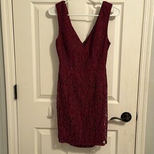 Lulu dress wine/maroon. Size Medium. Size M.